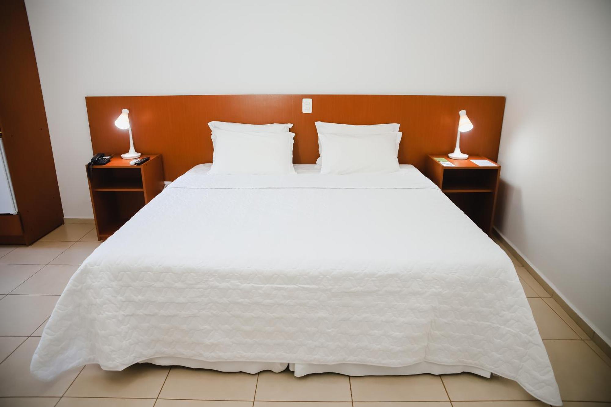 Hotel Água Das Araras Paraguacu Paulista Habitación foto